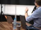 Θέσεις εργασίας και προσλήψεις