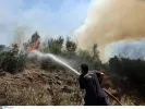 Φωτιά κοντά σε δασική έκταση στο Νταού Πεντέλης
