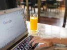 Θέσεις εργασίας και προσλήψεις