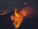 Η Αίτνα «ξύπνησε» και χαρίζει συγκλονιστικές εικόνες (βίντεο)