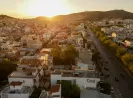 Έρευνα: Μένουν σπίτι μέχρι τα 35 - Οι νέοι Έλληνες αργούν να φύγουν από το πατρικό