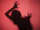 Γυναικοκτονία στο Μενίδι: Ηλικιωμένος σκότωσε τη σύζυγό του