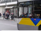 Λεωφορείο: Τμήμα οροφής έπεσε πάνω στον οδηγό εν κινήσει - «Δεν μπορούσα να κουνήσω το τιμόνι» (βίντεο)