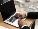Δημόσιο: Ανοικτές οι αιτήσεις για 1.132 προσλήψεις (οι 857 μόνιμες)