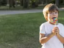 Απίστευτο: 8χρονος αγόρασε 70.000 γλειφιτζούρια από το κινητό της μητέρας του
