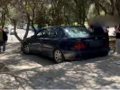 Αδιανόητο περιστατικό στη Διονυσίου Αρεοπαγίτου: Όχημα «καβάλησε» τον πεζόδρομο και κατέβηκε τα σκαλιά