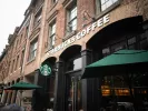 Starbucks: Απεργιακό «βραχυκύκλωμα» για τον κώδικα ενδυμασίας