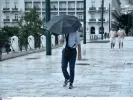 Καιρός με δύο «πρόσωπα»: Ζέστη, βροχές και ισχυροί άνεμοι σήμερα