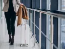 Χάσατε τη βαλίτσα σας σε πτήση; Πότε δικαιούστε αποζημίωση έως 1.200 ευρώ
