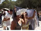 Νέο έκτακτο δελτίο ΕΜΥ: Καύσωνας χωρίς τέλος - Πότε πέφτει η θερμοκρασία