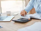 Εφορία: Αμετάβλητο στο 8,76% το επιτόκιο για ληξιπρόθεσμες οφειλές