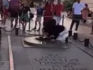 Γαλλία: Άνδρας άναψε τσιγάρο από τον βωμό του Άγνωστου Στρατιώτη (βίντεο)