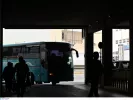 Αναστάτωση στα ΚΤΕΛ Χαλκιδικής: Λεωφορείο έπεσε πάνω στις εγκαταστάσεις