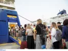 Αττική: Συνεχίζεται η μεγάλη έξοδος των αδειούχων - Γεμάτα τα πλοία