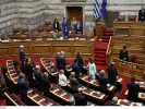 Βουλή: Ενός λεπτού σιγή για τον Απόστολο Βεσυρόπουλο – Ορκίσθηκε η Αραμπατζή