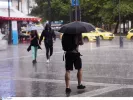 Καιρός: Ζέστη και μποφόρ σήμερα - Καταιγίδες το Σαββατοκύριακο