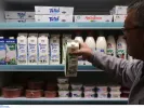 Πλήρες vs ελαφρύ γάλα: Τελικά ποιο είναι πιο υγιεινό;