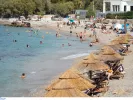 Απαγορεύτηκε το κολύμπι σε παραλία με κάμπινγκ του ΕΟΤ