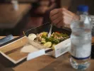 Επτά λάθη που όλοι κάνουμε όταν αποθηκεύουμε φαγητό — Και πώς να τα διορθώσεις