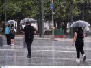 Καιρός: Βροχερός και σήμερα - Νέο κύμα κακοκαιρίας από αύριο