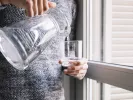Τι συμβαίνει στο σώμα σας όταν πίνετε νερό αμέσως μόλις ξυπνάτε