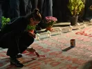 Τέμπη Συγγενείς έγραψαν ξανά τα ονόματα των 57 έξω από τη Βουλή