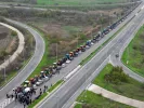Αγρότες: Επεκτείνονται σε όλη τη χώρα τα μπλόκα - Πάνω από 4.000 τρακτέρ
