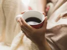 Το λάθος που κάνουν όλοι με τον πρωινό καφέ και προκαλεί στρες