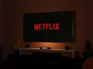 Netflix: Εξαγοράζει τη Warner Bros και το HBO Μax - Deal 70 δισ. δολαρίων