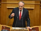 Θεοδωρικάκος: «Kόφτης» στις χρεώσεις τραπεζών και τέλος στα «ψιλά γράμματα»