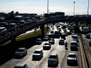 Νέο μπλόκο στους «μοναχικούς» οδηγούς: Έρχονται έξυπνες κάμερες που μετρούν τους επιβάτες
