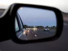 Πρέπει ή όχι να κλείνεις τους καθρέπτες στο παρκάρισμα; Τι λένε οι ειδικοί
