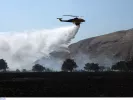 Για την αντιμετώπιση της πυρκαγιάς κινητοποιήθηκαν άμεσα 18 πυροσβέστες