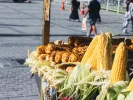Καλαμπόκι και ξηροί καρποί στον δρόμο: Τα σημάδια που πρέπει να προσέξετε πριν αγοράσετε