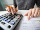 Εφορία: Τι πρέπει να πληρώσετε έως 31 Αυγούστου – Προσοχή στους κοινούς λογαριασμούς