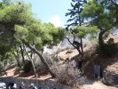 Λυκαβηττός: Σε 57χρονη από την Κυψέλη ανήκει η σορός που βρέθηκε σε σπηλιά