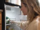 Ξεπαγώστε την κατάψυξη εύκολα και γρήγορα – Πώς να διώξετε τον πάγο χωρίς κόπο