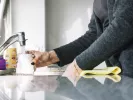 Σπίτι: 5 πράγματα που δεν πρέπει ποτέ να καθαρίζεις με ζεστό νερό