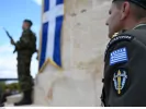 Νέο μισθολόγιο ενστόλων: Αυξήσεις έως 280 ευρώ τον μήνα