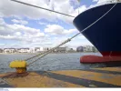 Σε 24ωρη απεργία οι λιμενεργάτες σε 21 χώρες - Δεμένα τα πλοία