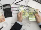 Μετρητά: Η «αχίλλειος πτέρνα» της φοροδιαφυγής – Τα νέα κίνητρα που εξετάζονται