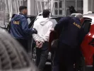 Φονική έκρηξη στην Πλάκα: Ποινική δίωξη για κακουργήματα στους τρεις συλληφθέντες