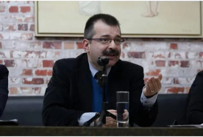 Αναπληρωτής Καθηγητής στο Τμήμα Πολιτικής Επιστήμης και Διεθνών Σχέσεων του Πανεπιστημίου Πελοποννήσου, Σωτήρης Ρούσσος