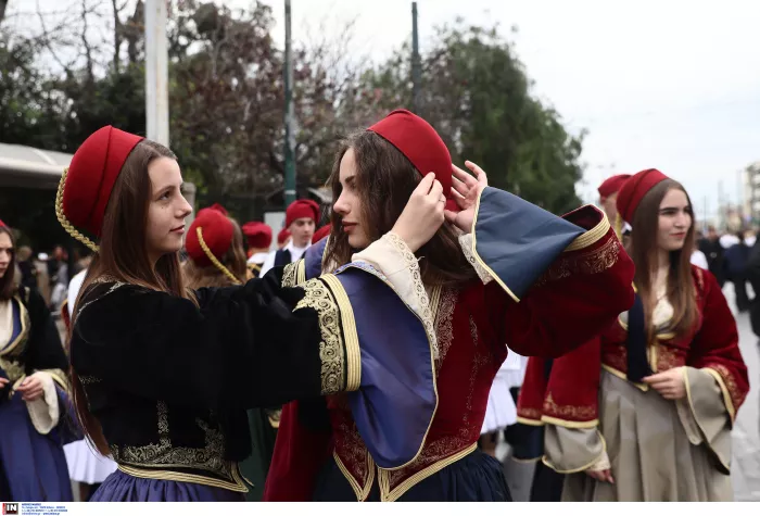 25η Μαρτίου: Σε Εξέλιξη η μαθητική παρέλαση – Δείτε φωτογραφίες