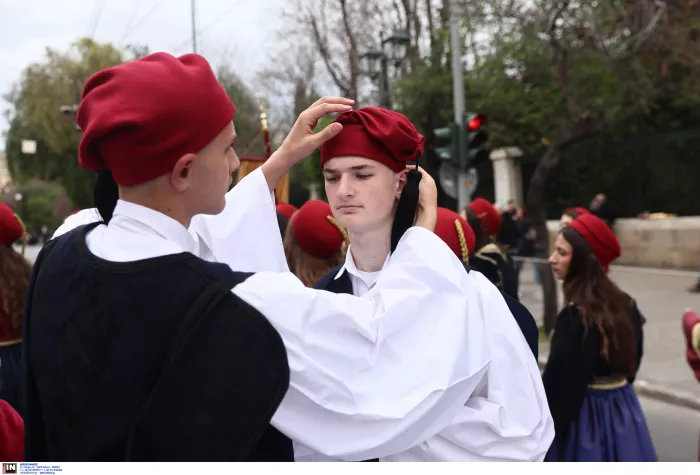 25η Μαρτίου: Σε Εξέλιξη η μαθητική παρέλαση – Δείτε φωτογτραφίες