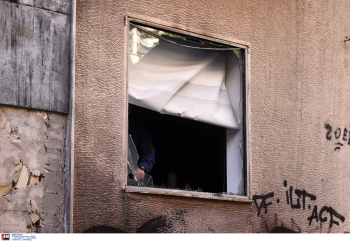 Νύχτα-κόλαση στα Εξάρχεια: Μολότοφ, φωτιές και 72 προσαγωγές