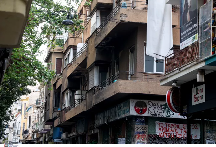 Εξάρχεια: Ολοκληρώθηκε η εκκένωση υπό κατάληψη κτιρίου από την ΕΛΑΣ