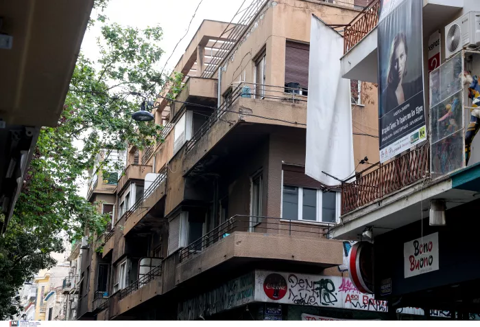 Εξάρχεια: Ολοκληρώθηκε η εκκένωση υπό κατάληψη κτιρίου από την ΕΛΑΣ