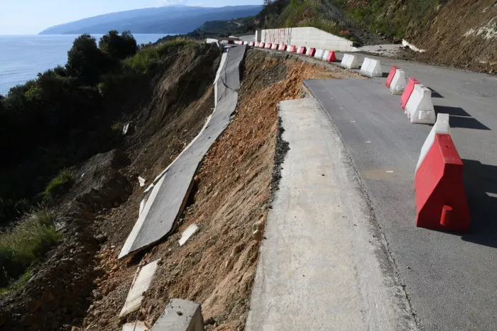 Λάρισα - Μαγνησία: Κατεπείγουσα προκαταρκτική εξέταση για την κατάρρευση του - υπό κατασκευή - δρόμου