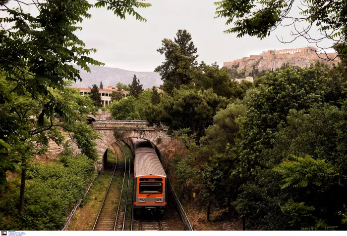 Αφρικανική σκόνη: Σκέπασε τη χώρα - «Σχεδόν τρεις φορές πάνω από το όριο» (φωτογραφίες)